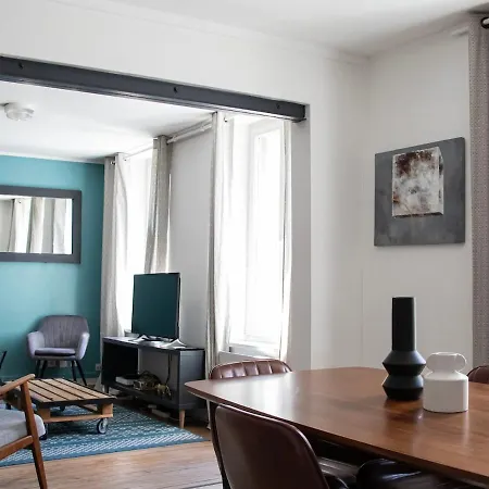 Apartment Terrace - Near Center - 4 Bedrooms